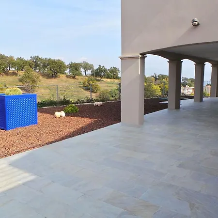 Maurin 3405 Villa *