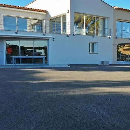 Maurin 3405 Villa